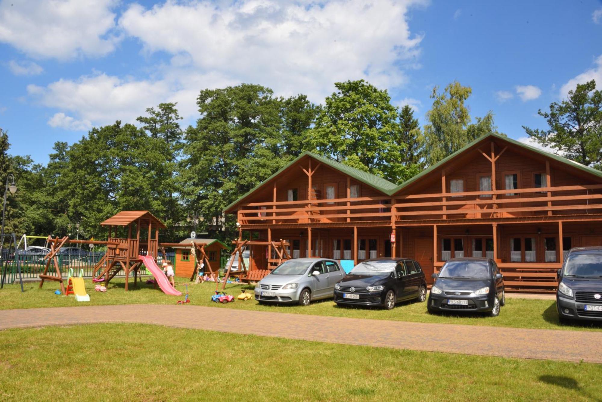 Mlodziezowy Domek Dla Grup Eldorado Mielno Centrum, 200M Od Morza Exteriör bild