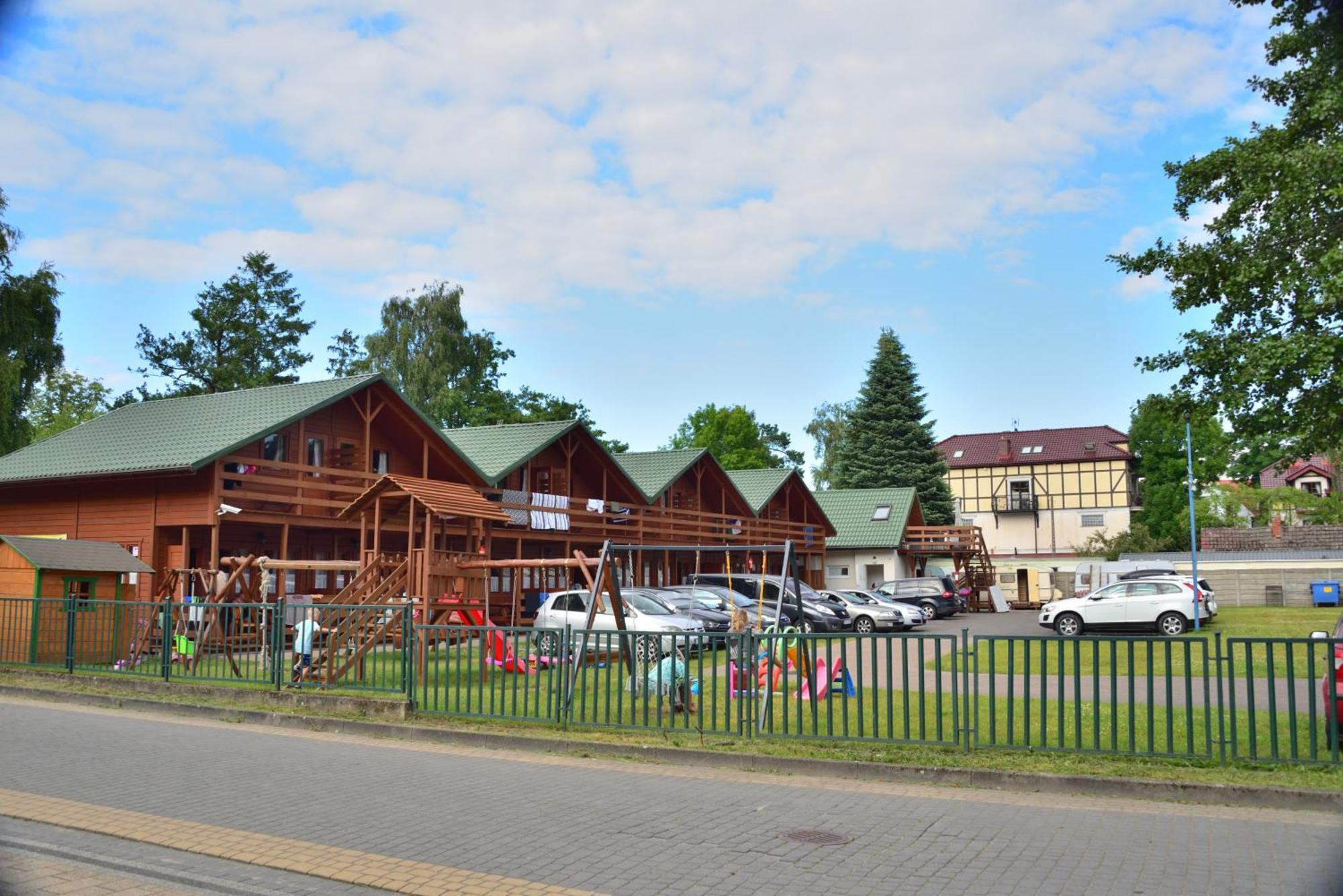Mlodziezowy Domek Dla Grup Eldorado Mielno Centrum, 200M Od Morza Exteriör bild