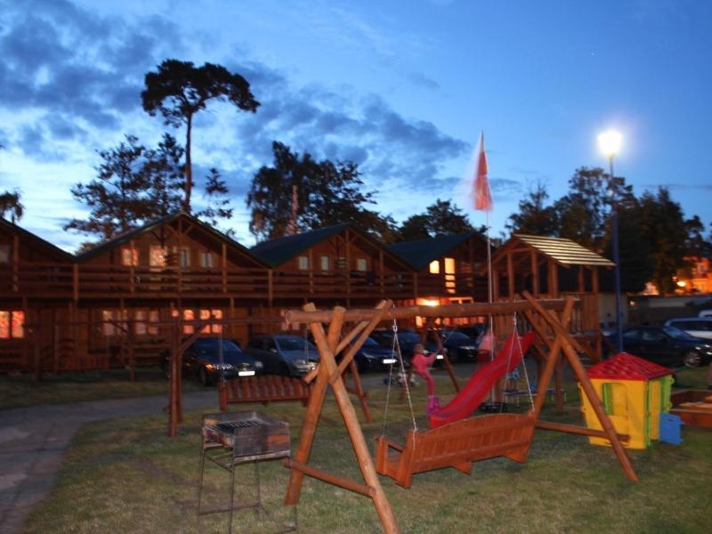 Mlodziezowy Domek Dla Grup Eldorado Mielno Centrum, 200M Od Morza Exteriör bild