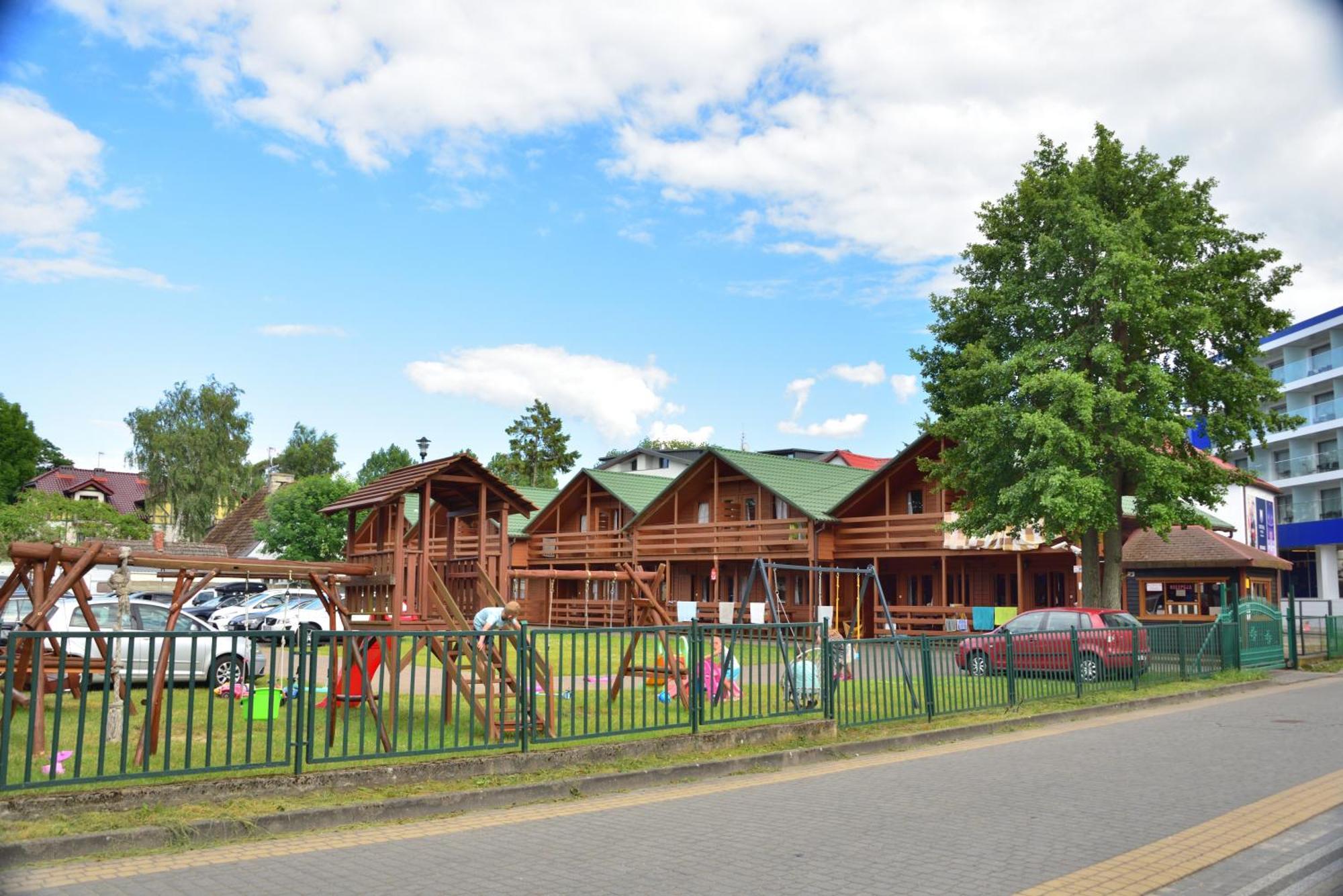 Mlodziezowy Domek Dla Grup Eldorado Mielno Centrum, 200M Od Morza Exteriör bild